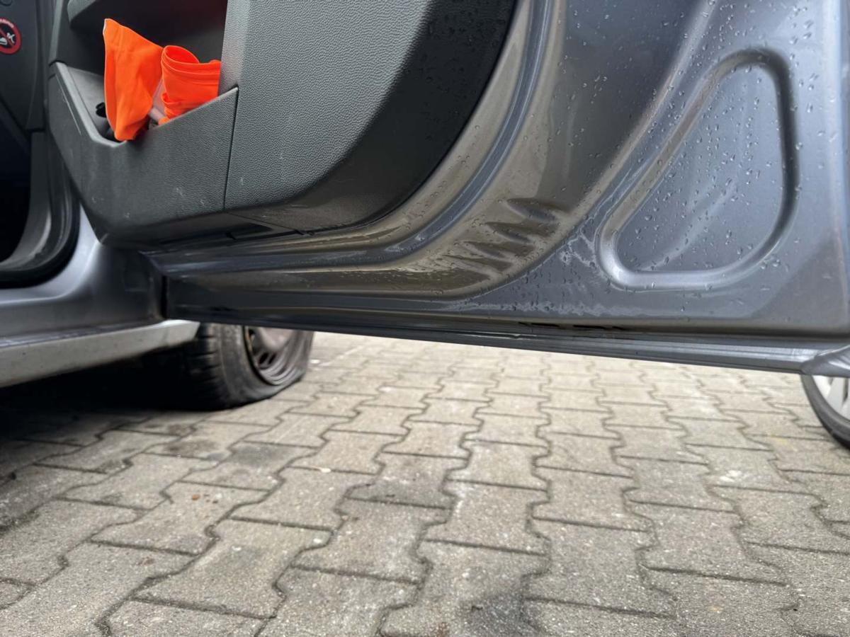 Opel Astra H original T&uuml;r vorn rechts Z163 Lichtsilber 5-T&uuml;rer Rohbau Bj.2009